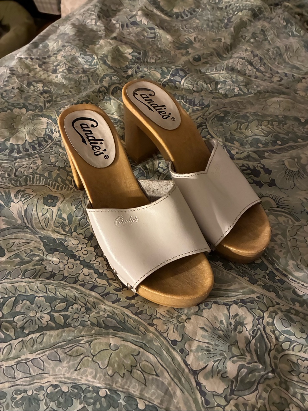 Candie's Vintage ‘80’s White Leather Slide Heels Sz 7